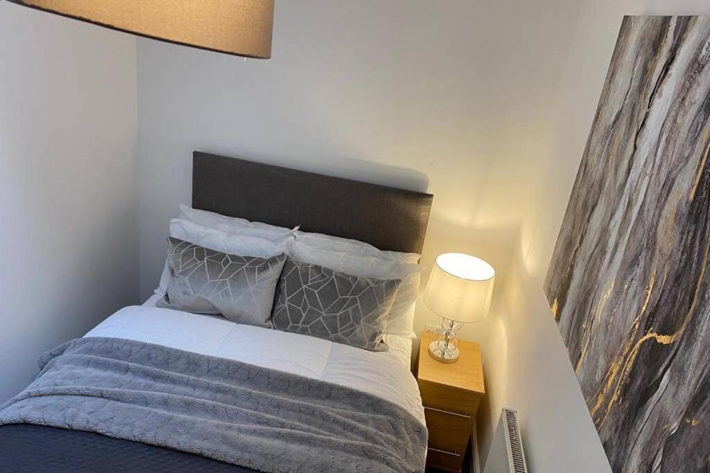Alicia Newport By Mia Living 2 Bedroom Apartment With Dedicated Parking Esterno foto